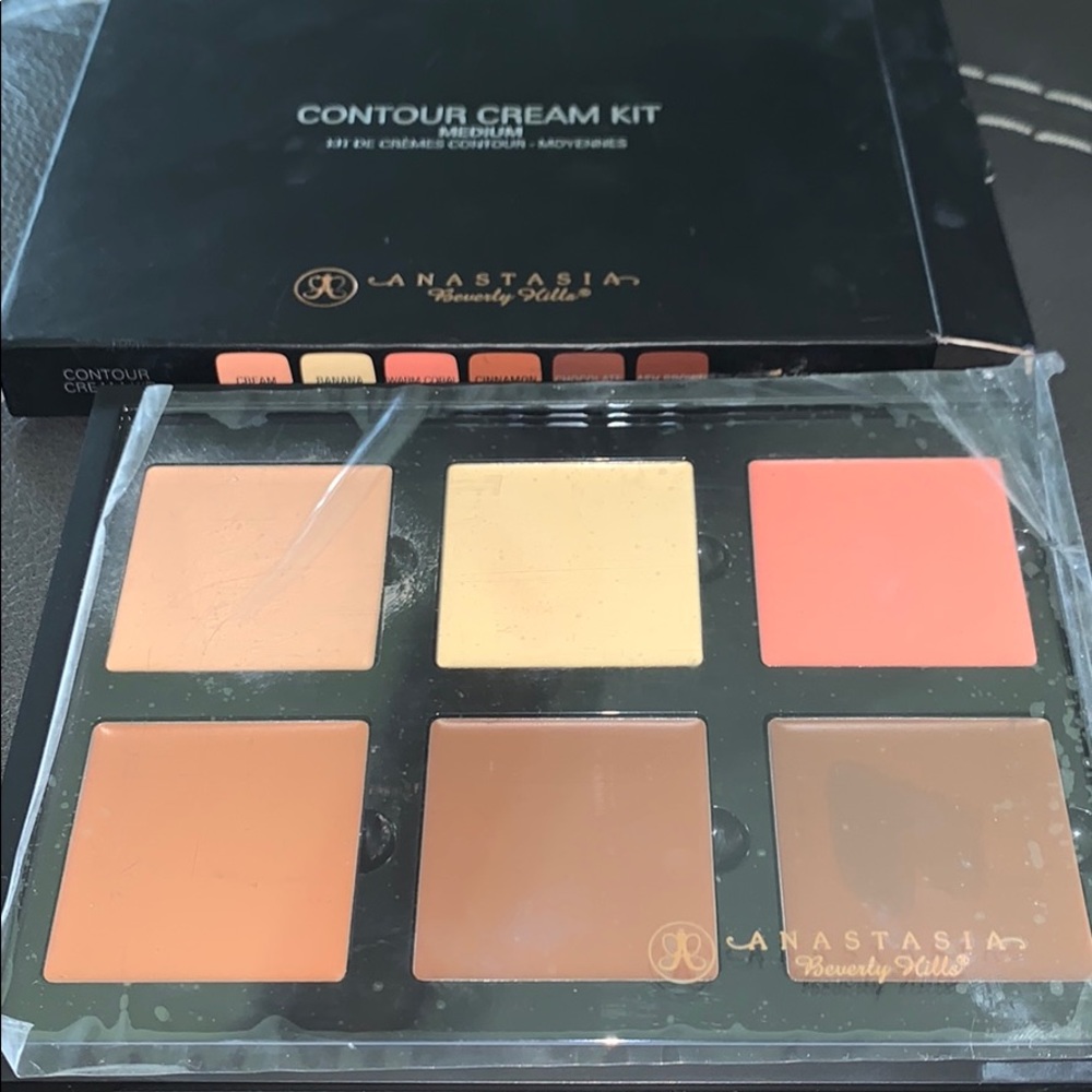 Anastasia Beverly Hills contour cream kit
